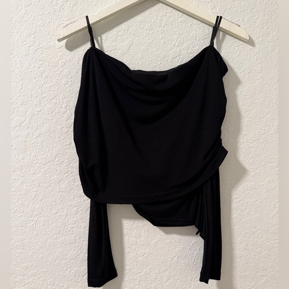 Vici Collection | Remia Off The Shoulder Top
Worn 1x
Perfect condition - Picture 4 of 4